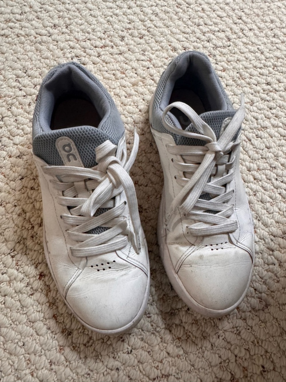 On Running On Cloud The Roger Advantage White Sneakers with Gray Accents - Picture 2 of 5